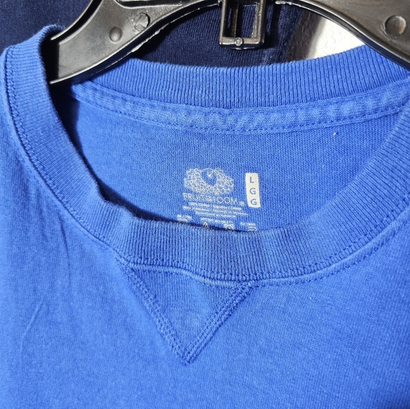 Fruit of The Loom Older Blue and Navy Sleeveless Tops Size Large - Picture 2 of 6